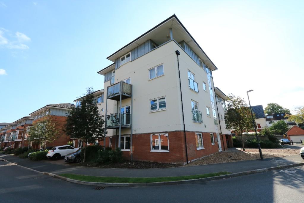 Main image of property: 54 Kempton Drive, Warwick, Warwickshire, CV34