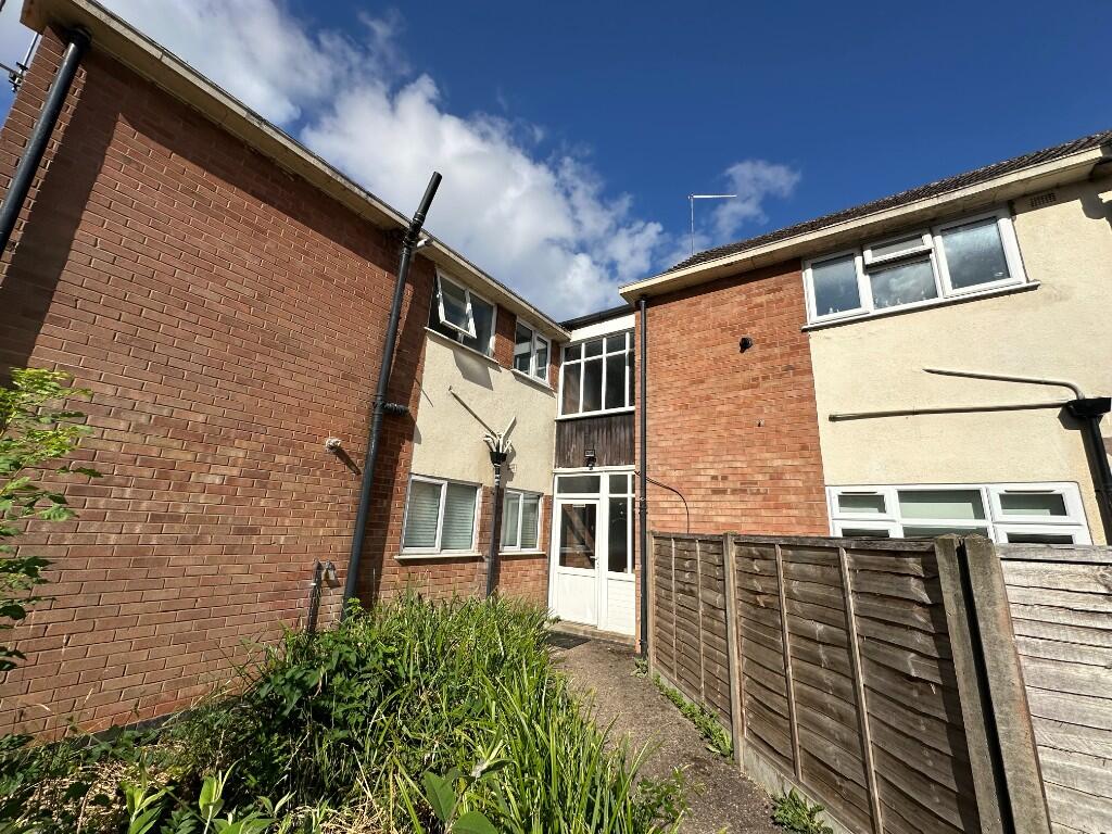 Main image of property: Cowdray Close, Leamington Spa, Warwickshire, CV31