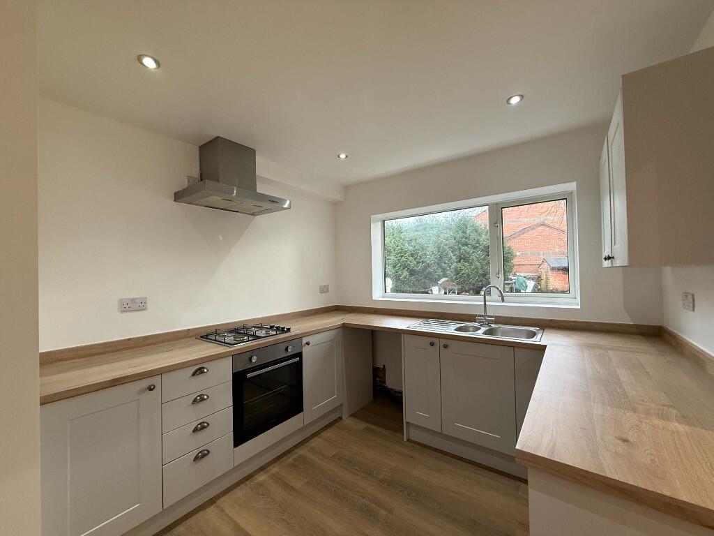 Main image of property: Cowdray Close, Leamington Spa, Warwickshire, CV31