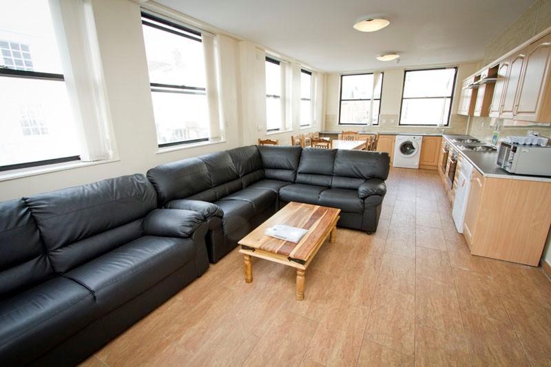 Additional property image - Room 1, Flat 1, 118-120 Warwick Street, Leamington Spa, Warwickshire, CV32
