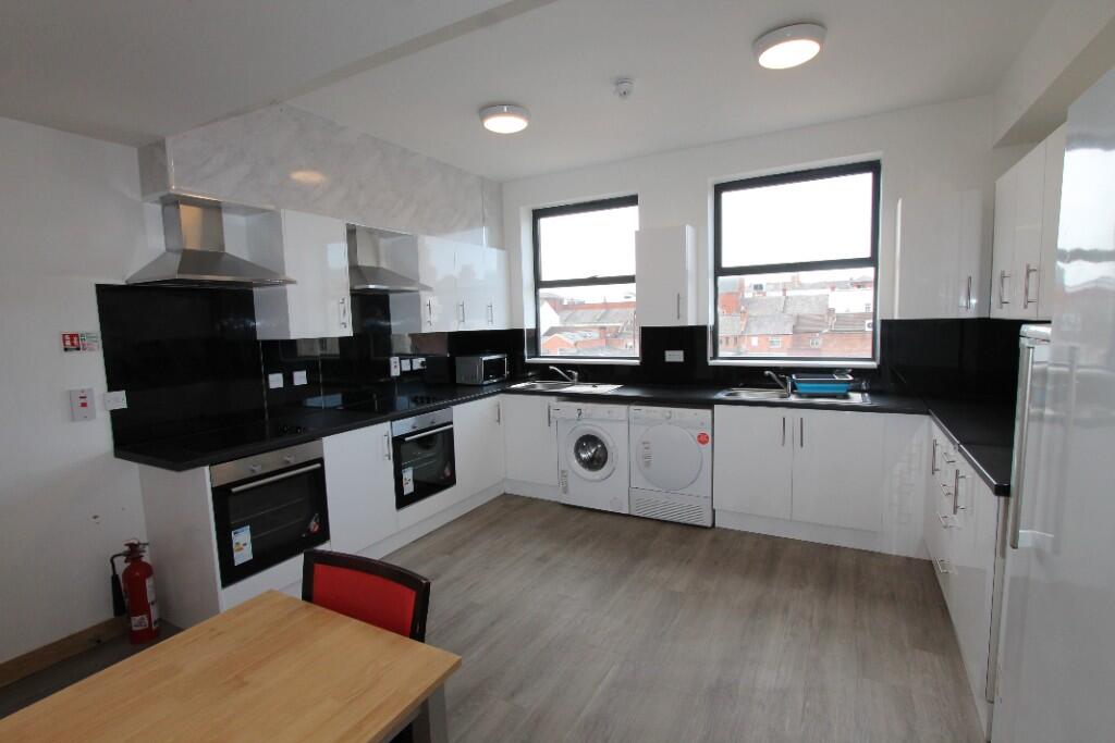 Additional property image - Room 1, Flat 5, 118-120 Warwick Street, Leamington Spa, Warwickshire, CV32
