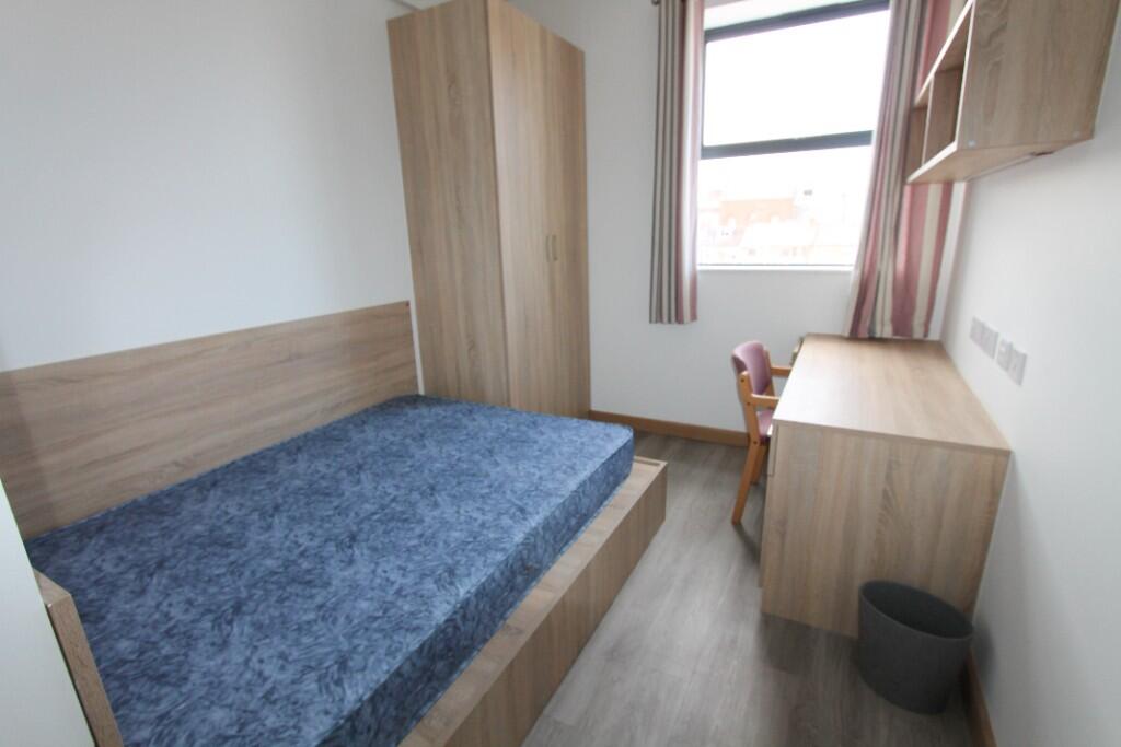 Additional property image - Room 1, Flat 5, 118-120 Warwick Street, Leamington Spa, Warwickshire, CV32