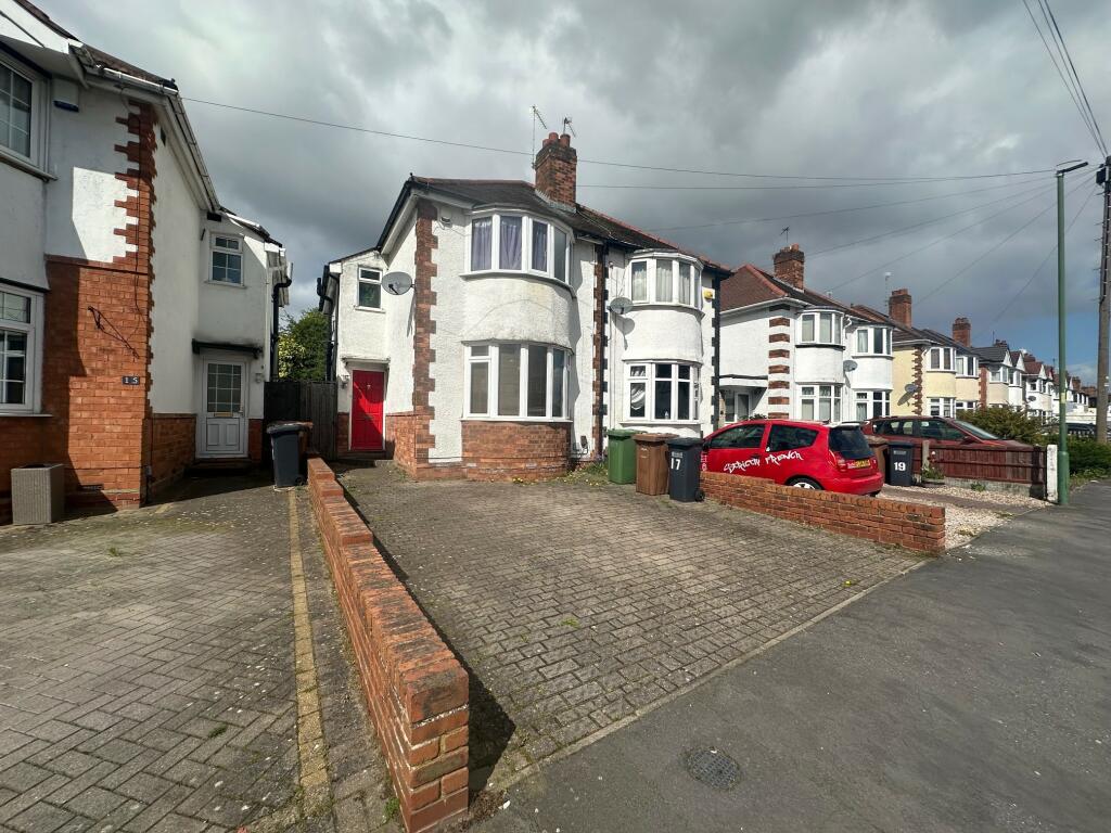 3 bedroom house for rent in Howard Road, Solihull B92 7LF, B92