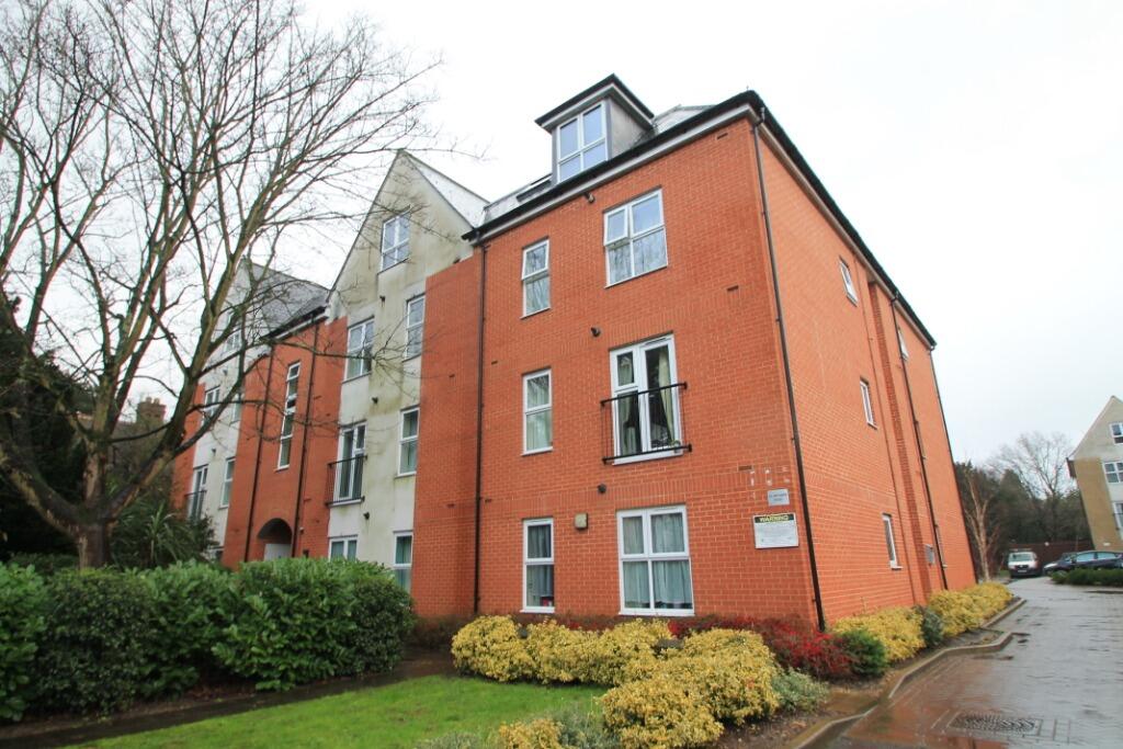 1 bedroom flat for rent in Archers Road, Southampton, SO15