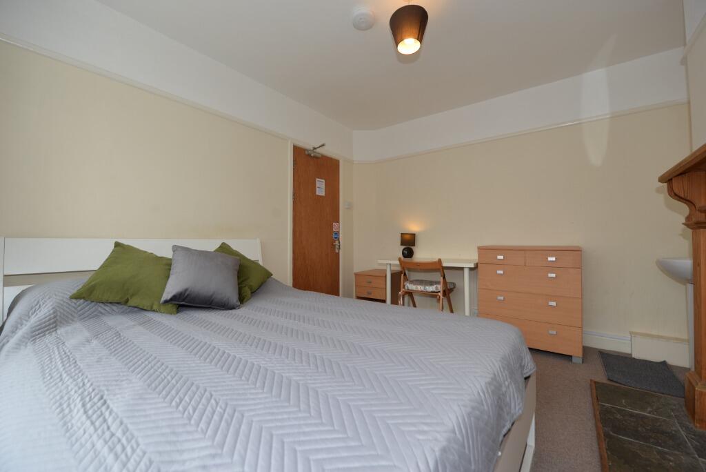 Main image of property: English Road, Southampton, SO15