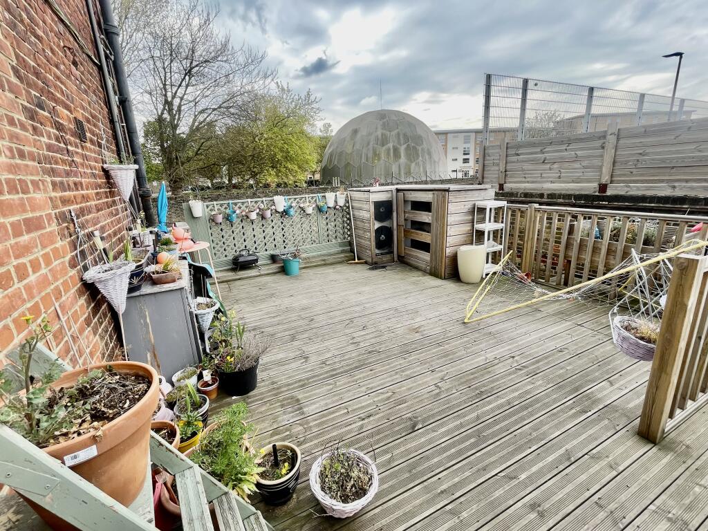 Main image of property: Woolwich, SE18