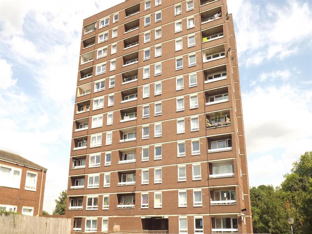 Main image of property: Plumstead Common, SE18