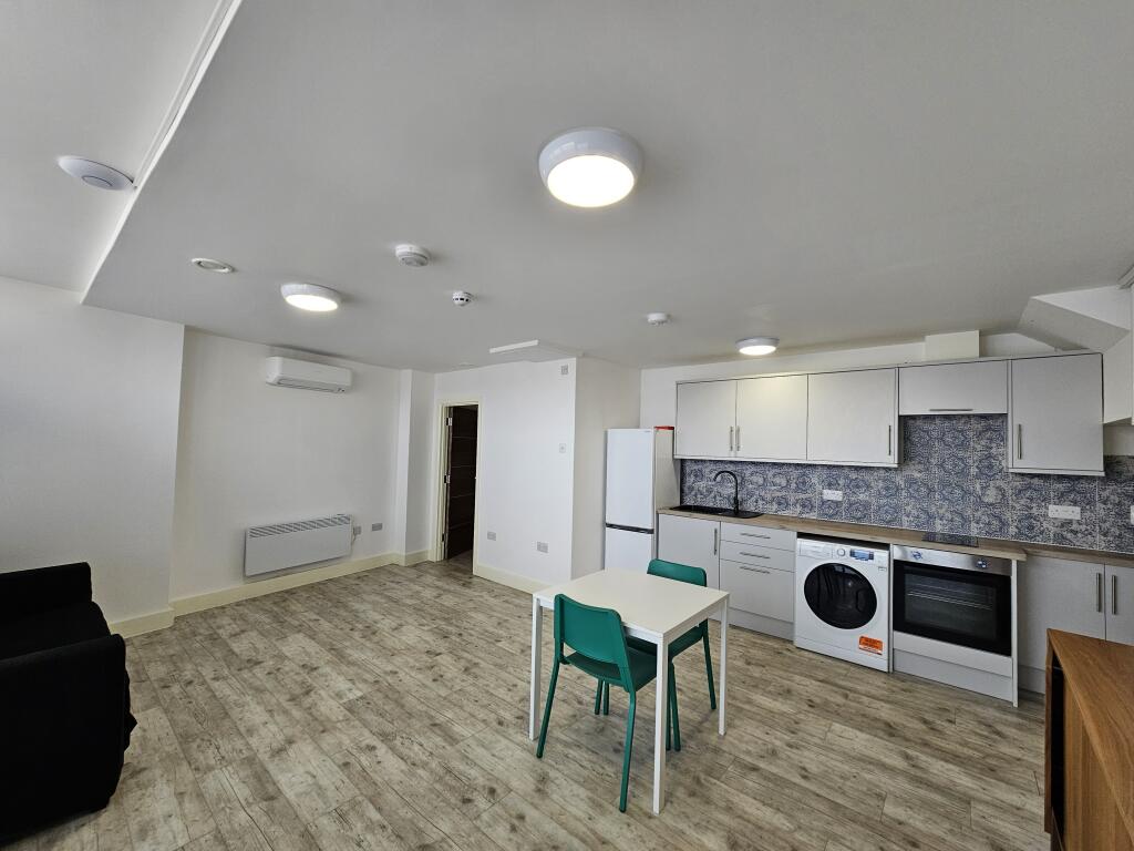 Main image of property: Woolwich Charlton Borders, SE7