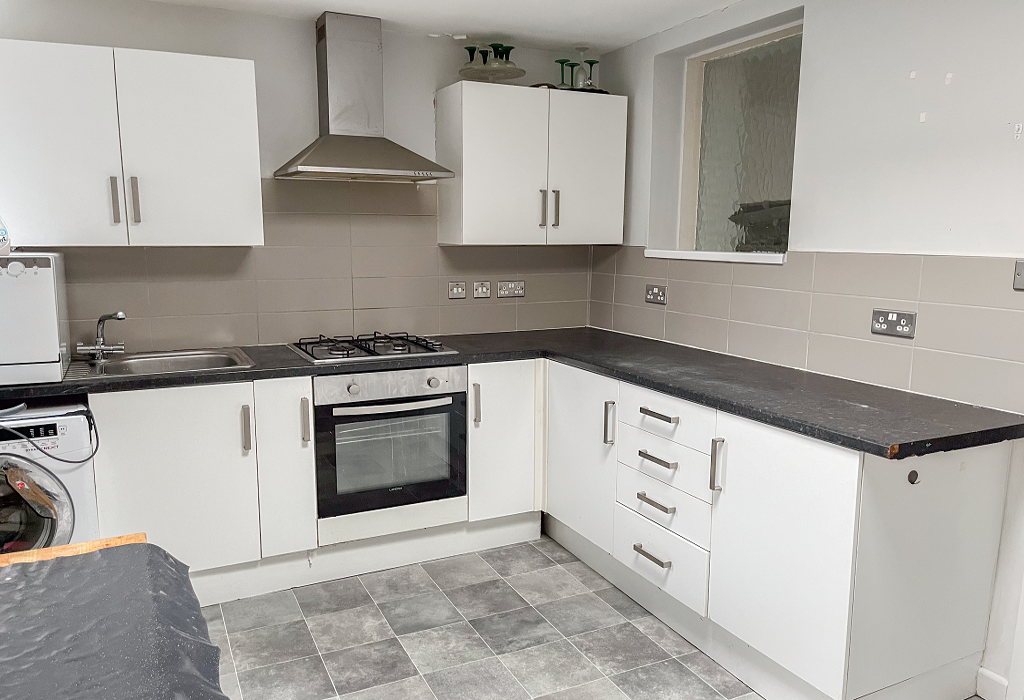 2 bedroom town house for sale in Cardiff Road, Pontypridd, Mid ...