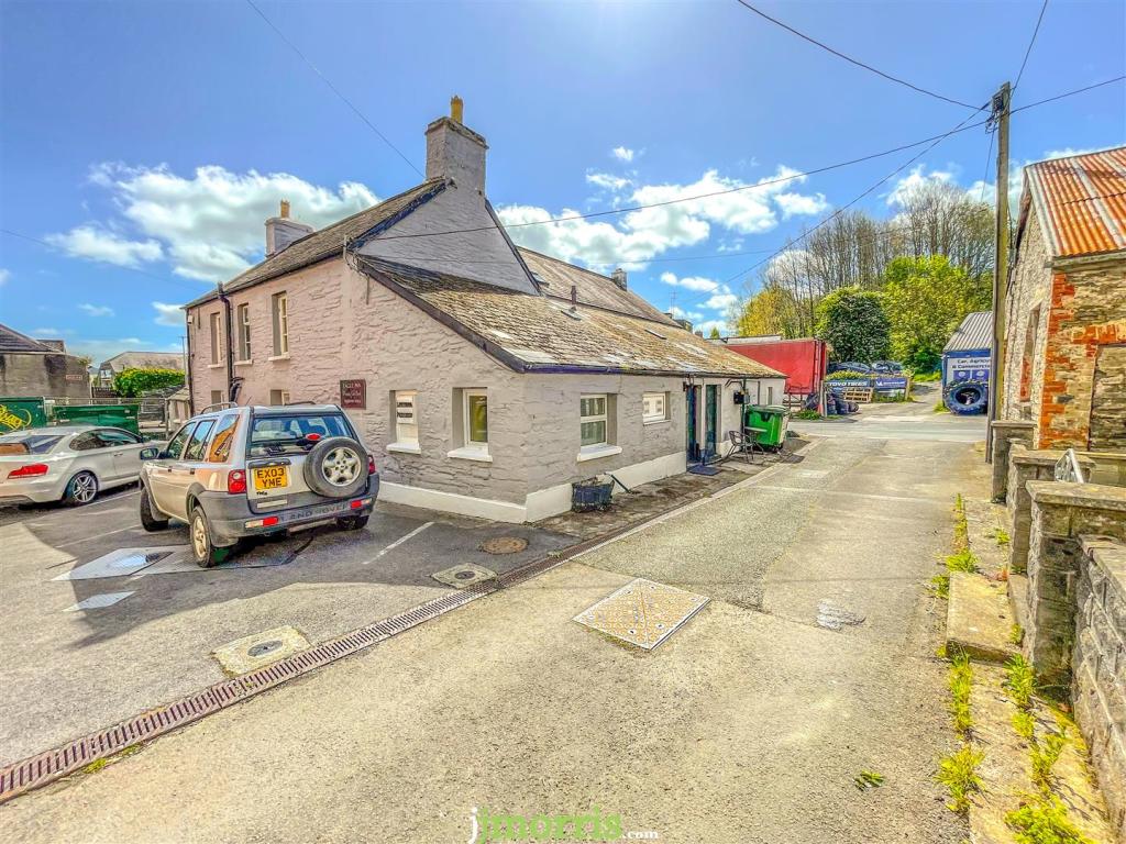 3 bedroom detached house for sale in Castle Street, Cardigan, SA43