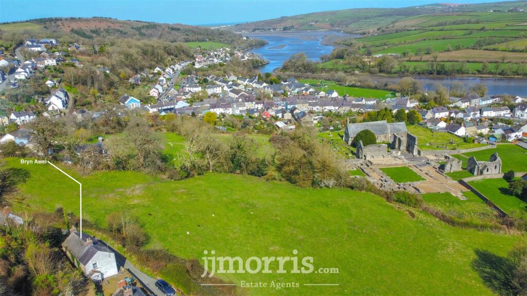 3 bedroom detached house for sale in Ffordd Y Cwm, St. Dogmaels, SA43