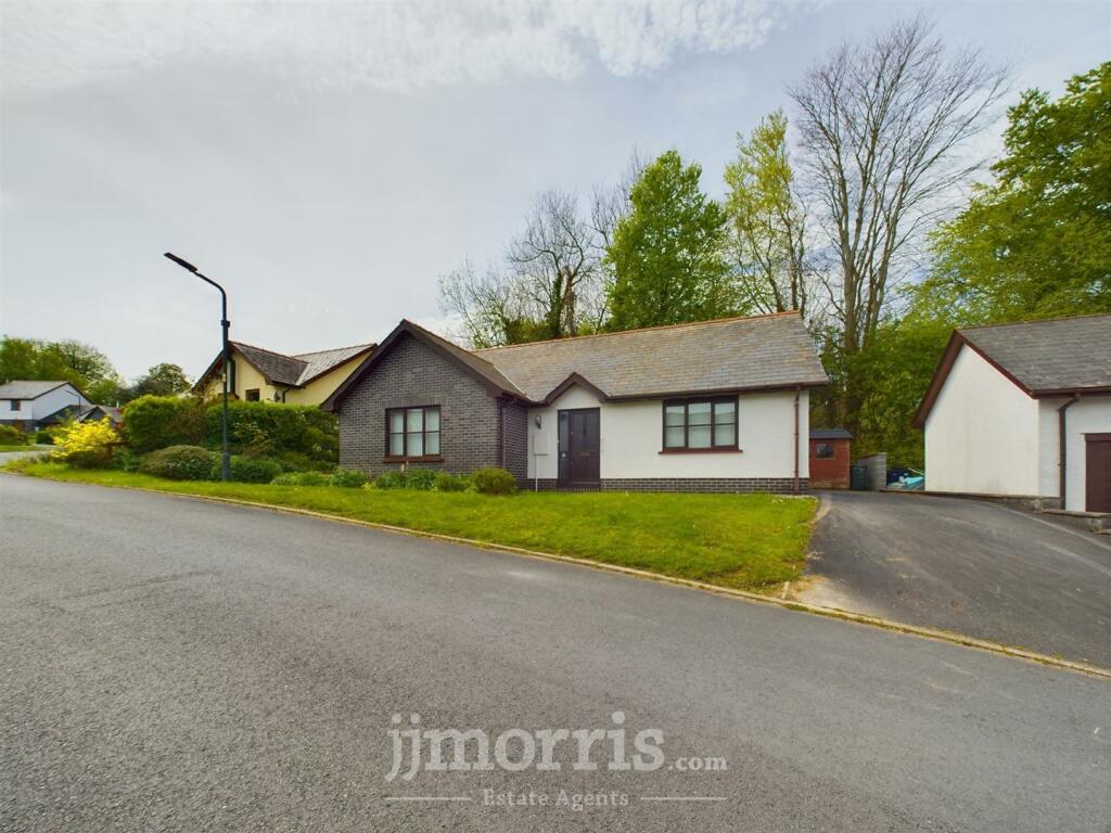 Main image of property: Clos Tawela, Silian, Lampeter