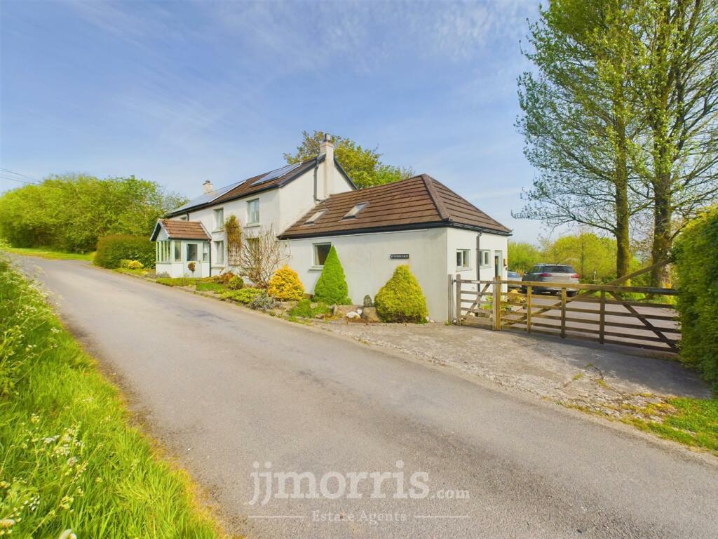 3 bedroom smallholding for sale in Rhos, Llandysul, SA44