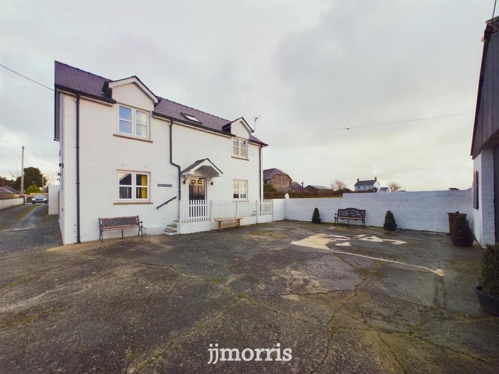 Main image of property: Blaenannerch