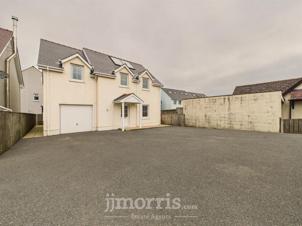 Main image of property: Llain Drigarn, Crymych