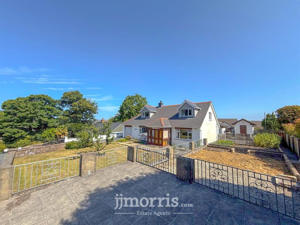 4 bedroom detached bungalow