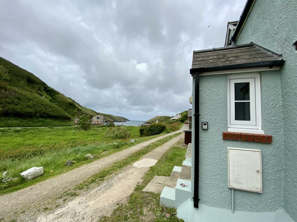 2 bedroom cottage for sale in Swn y Mor, Abercastle, Haverfordwest, SA62