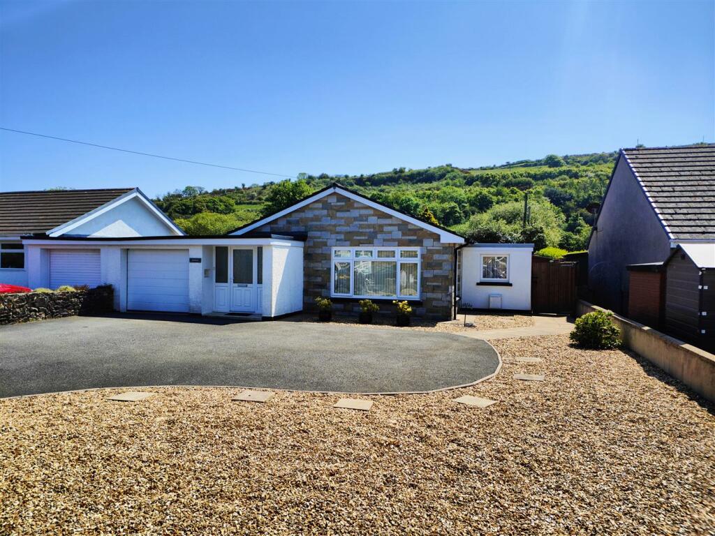 3 bedroom detached bungalow for sale in Morfan, Dinas Cross, Newport, SA42