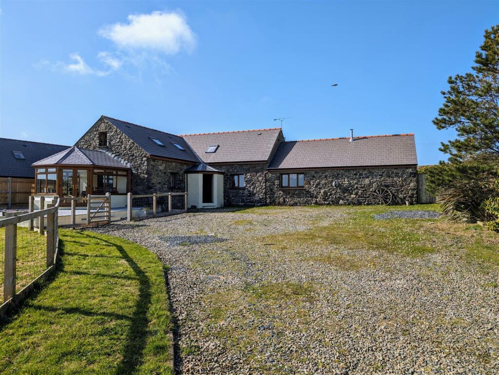 5 bedroom farm house for sale in Torbant Farm, Croesgoch, Haverfordwest, SA62