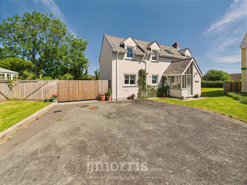 Main image of property: 11 Parc Yr Eglwys, Dinas Cross, Newport