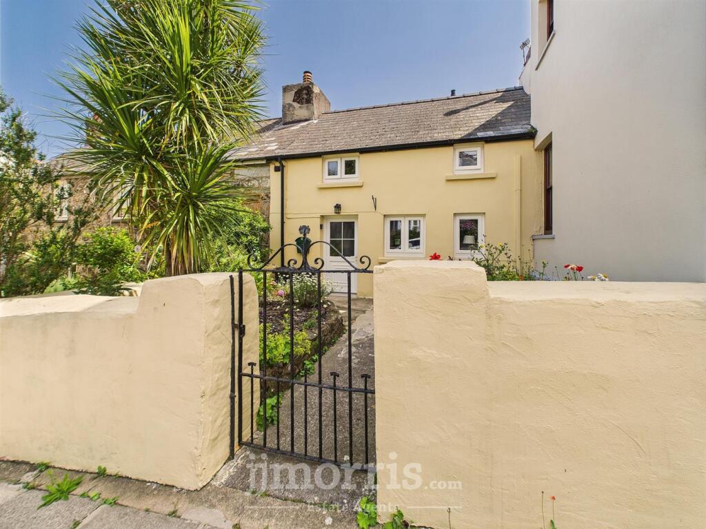 Main image of property: 10 Wallis Street, Fishguard, Pembrokeshire, SA65 9HP