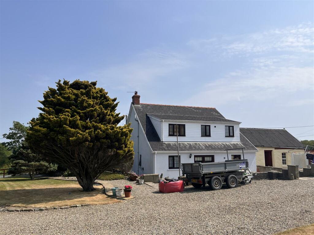 4 bedroom property for sale in Leachpool Farm, Crundale, HAVERFORDWEST