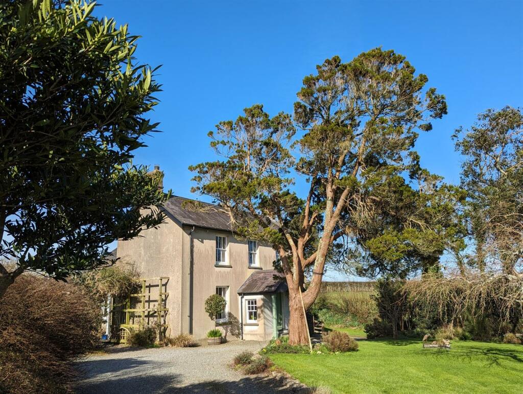 4 bedroom detached house for sale in Rosemarket, Milford Haven, SA73