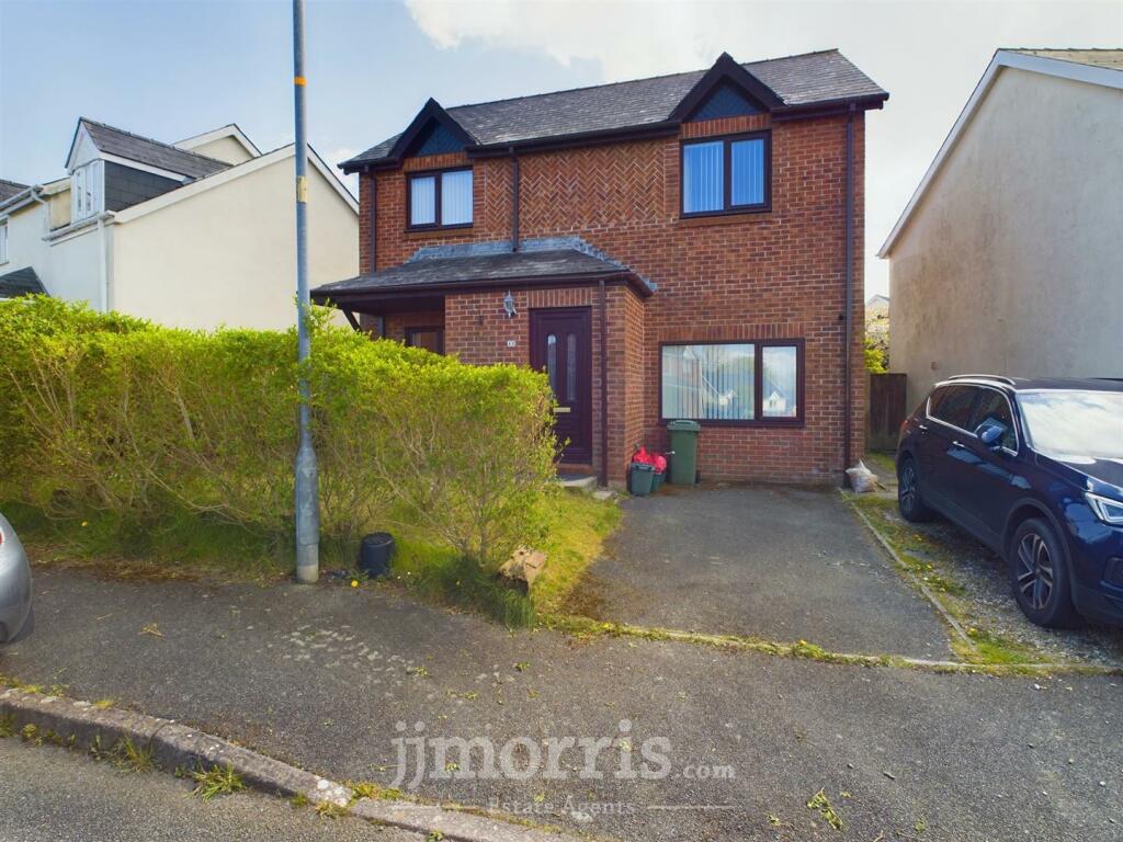 4 bedroom detached house for sale in Tudor Gardens, Merlins Bridge, SA61