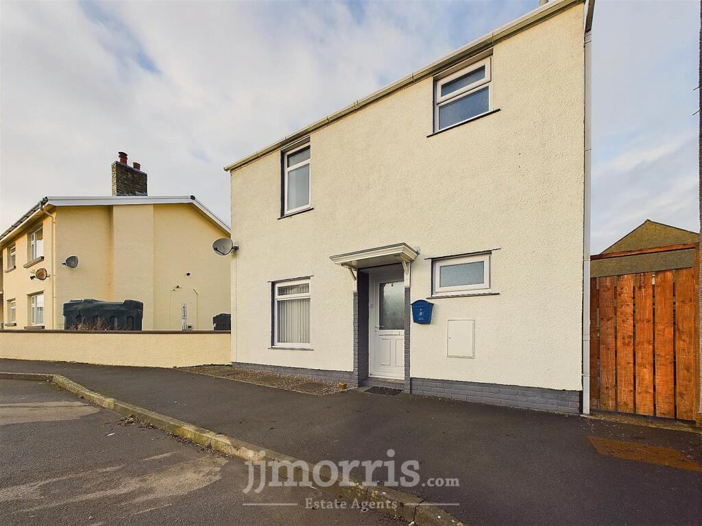 Main image of property: Maes Y Bryn, Llandissilio, Clynderwen