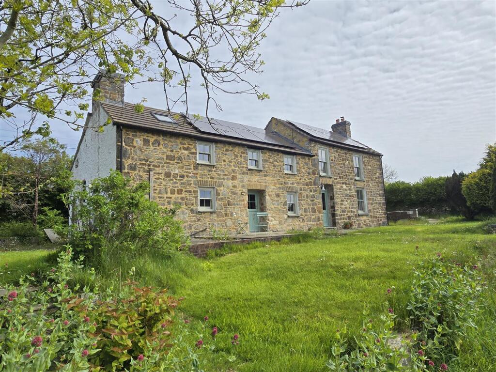 Main image of property: Penffordd, Clynderwen