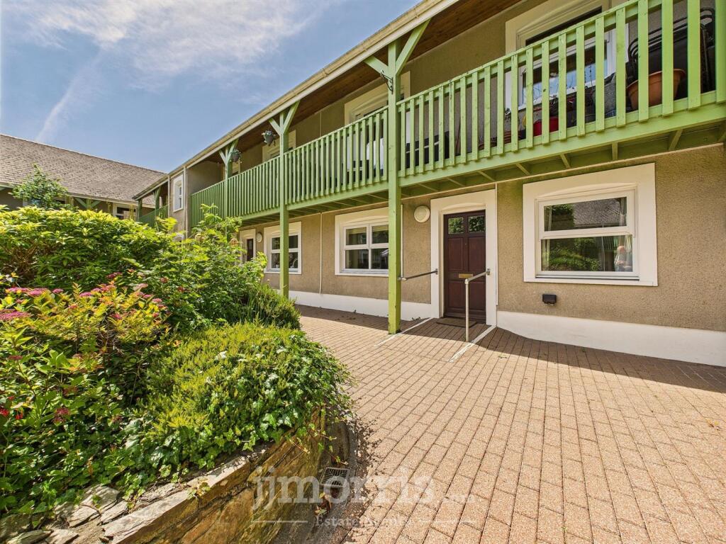 Main image of property: 22 Cawdor Court, Narberth