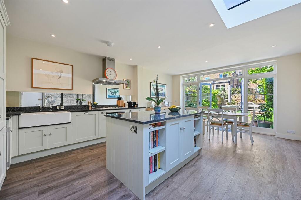 4 bedroom house for sale in Ceylon Road, London W14