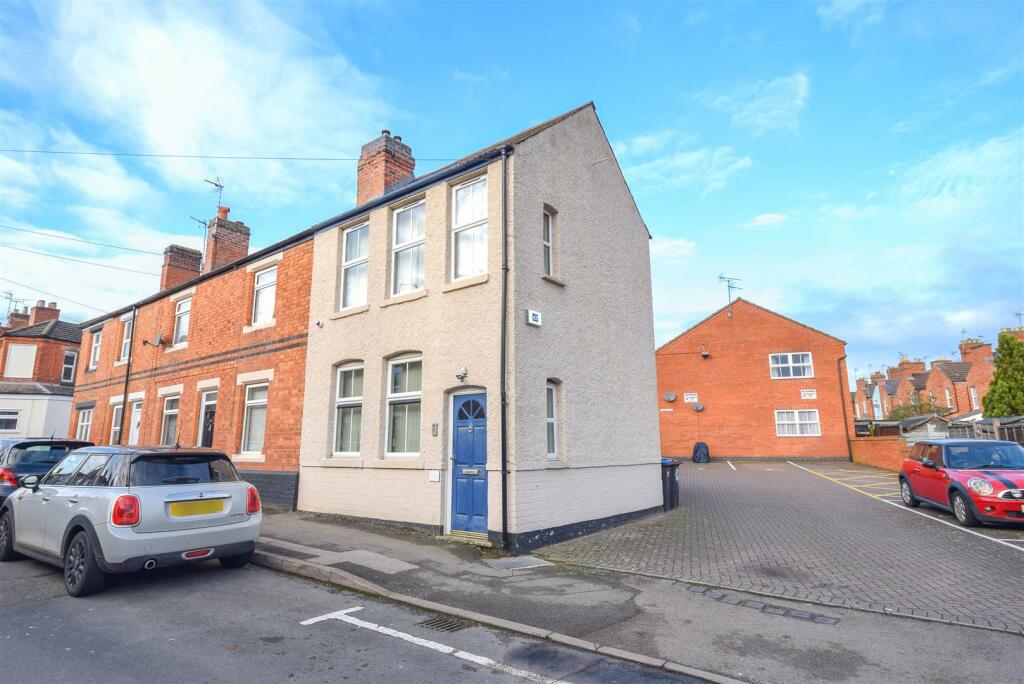 End of terrace house for sale in Nelson Street, Market Harborough, LE16