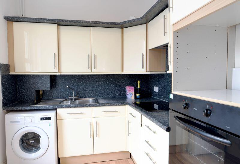 3 bedroom flat for rent in Lewes Road, Brighton, BN2