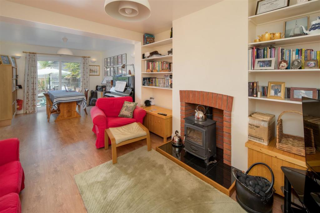 3 bedroom detached house for sale in Worsley Road, Gurnard., PO31