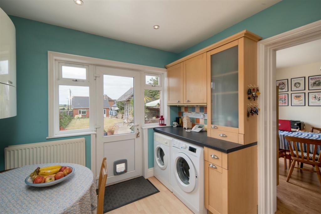 3 bedroom detached house for sale in Worsley Road, Gurnard., PO31