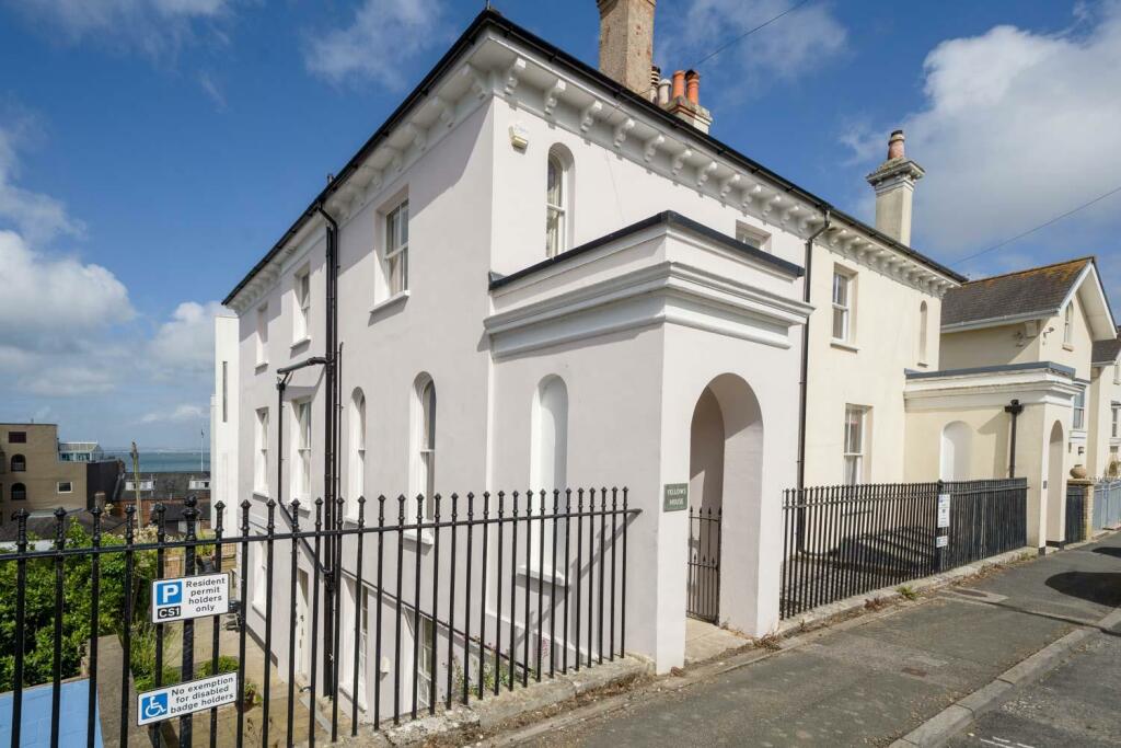 4 bedroom house for sale in Castle Road, Cowes, PO31