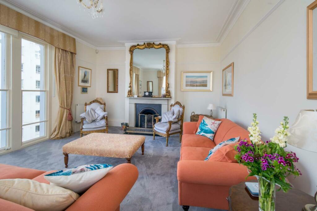 4 bedroom house for sale in Castle Road, Cowes, PO31