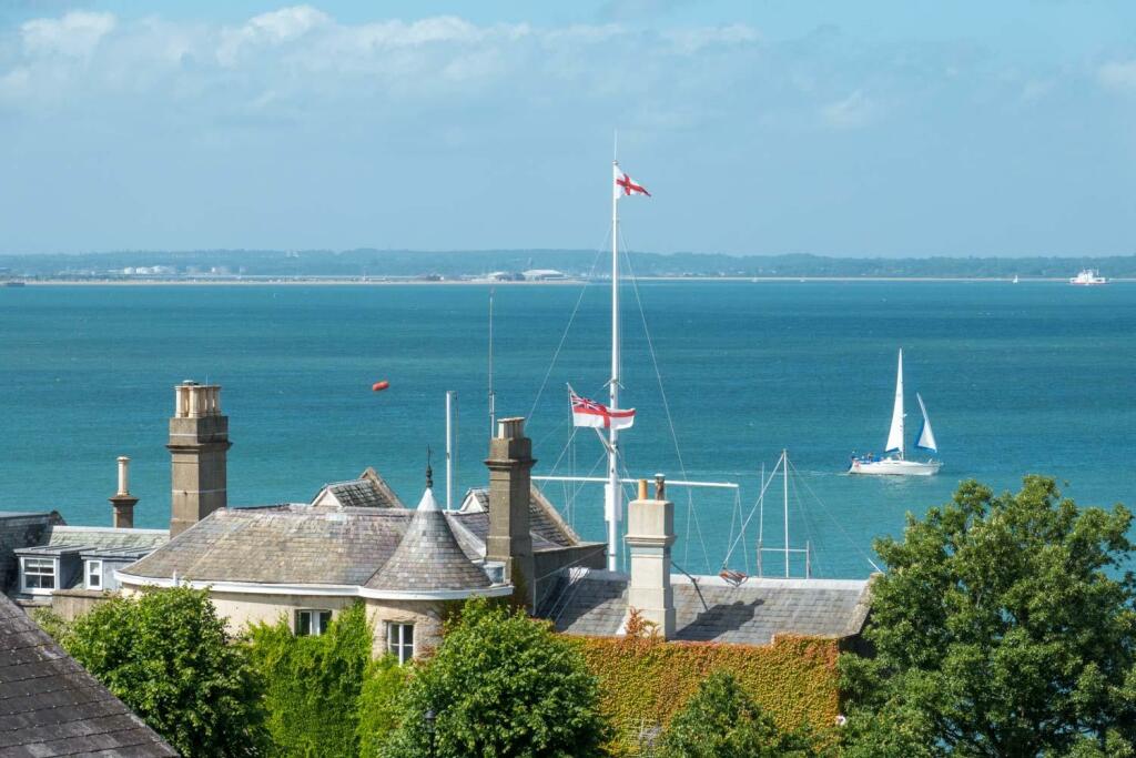 4 bedroom house for sale in Castle Road, Cowes, PO31