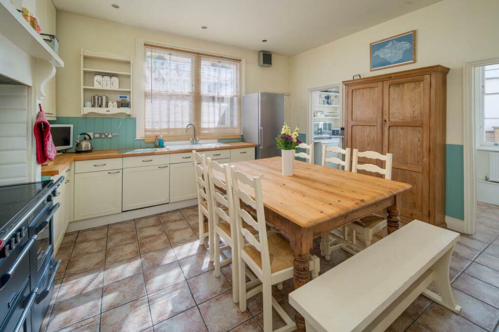 4 bedroom house for sale in Castle Road, Cowes, PO31