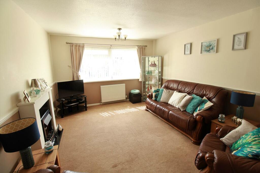 2 bedroom bungalow for sale in Mountbatten Drive, Newport, PO30