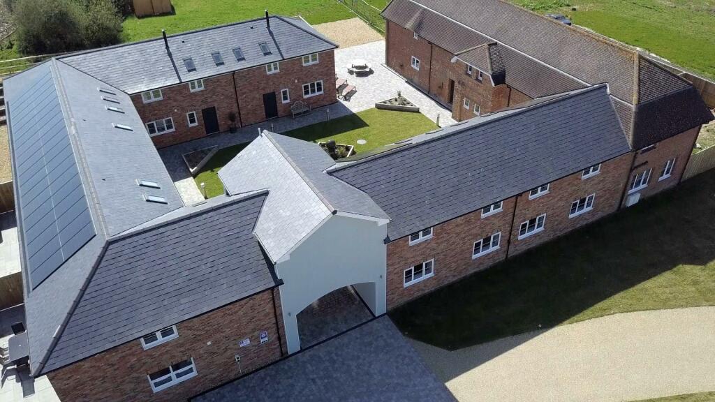 3 bedroom cottage for sale in Staplers Road, Newport, PO30