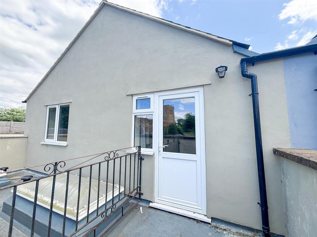 Main image of property: High Street, Welford