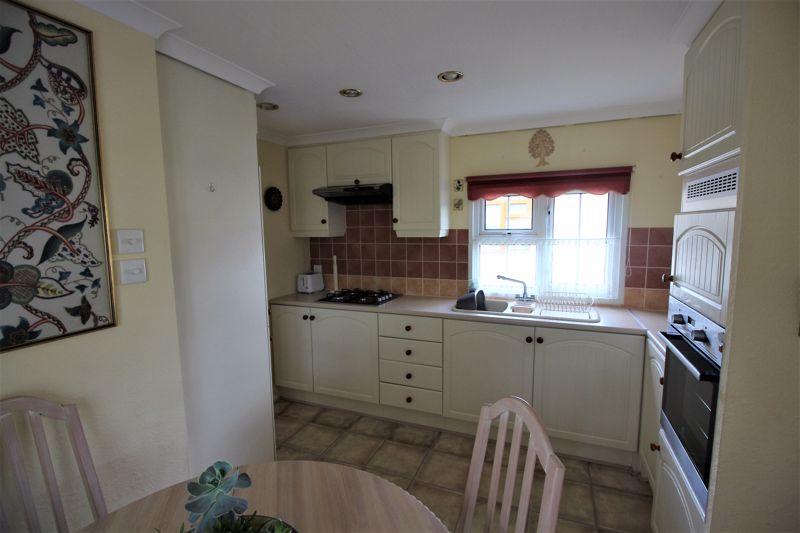 2 bedroom park home for sale in Fairholme Park, Ollerton, NG22