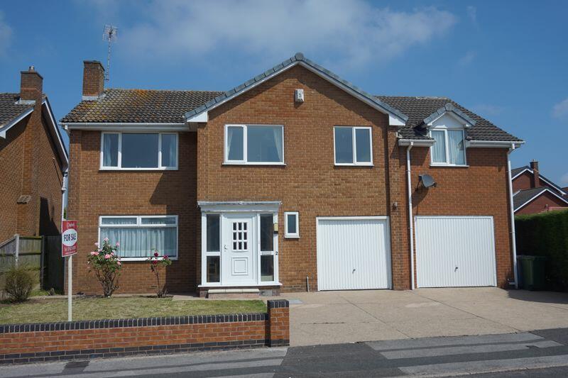 5 bedroom detached house for sale in Clumber Avenue, Edwinstowe, NG21
