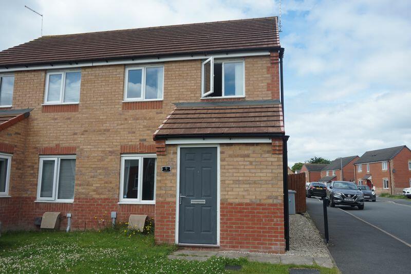 3 bedroom semidetached house for rent in Park Row, Ollerton, NG22