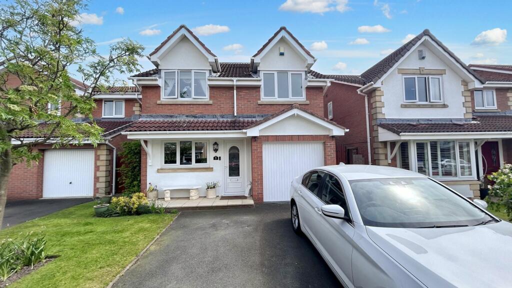 3 bedroom detached house for sale in Chiltern Close, Ashington