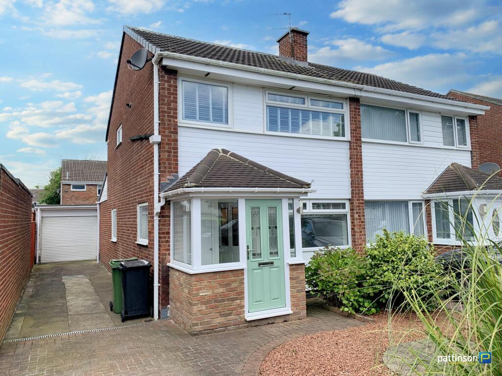 3 bedroom semidetached house for sale in Burnside, Ashington