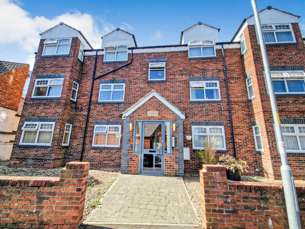 2 bedroom flat for sale in Jays Court, Bedlington, Northumberland, NE22