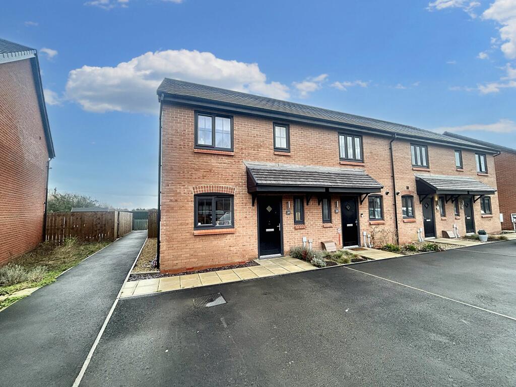 3 bedroom terraced house for sale in Turnberry Avenue, South Newsham